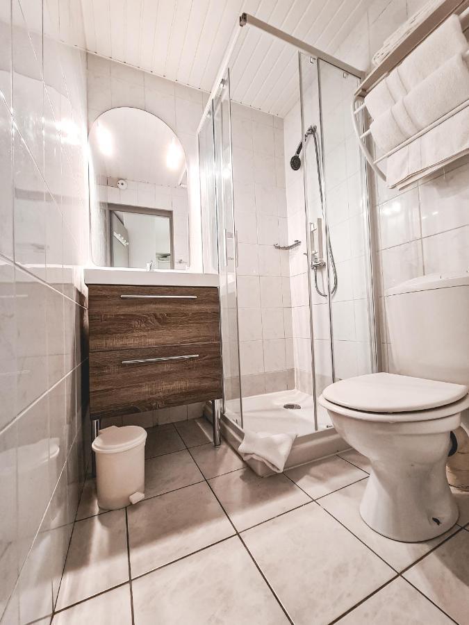 Hotel Caravelle Contact Hotel Rochefort  Bagian luar foto